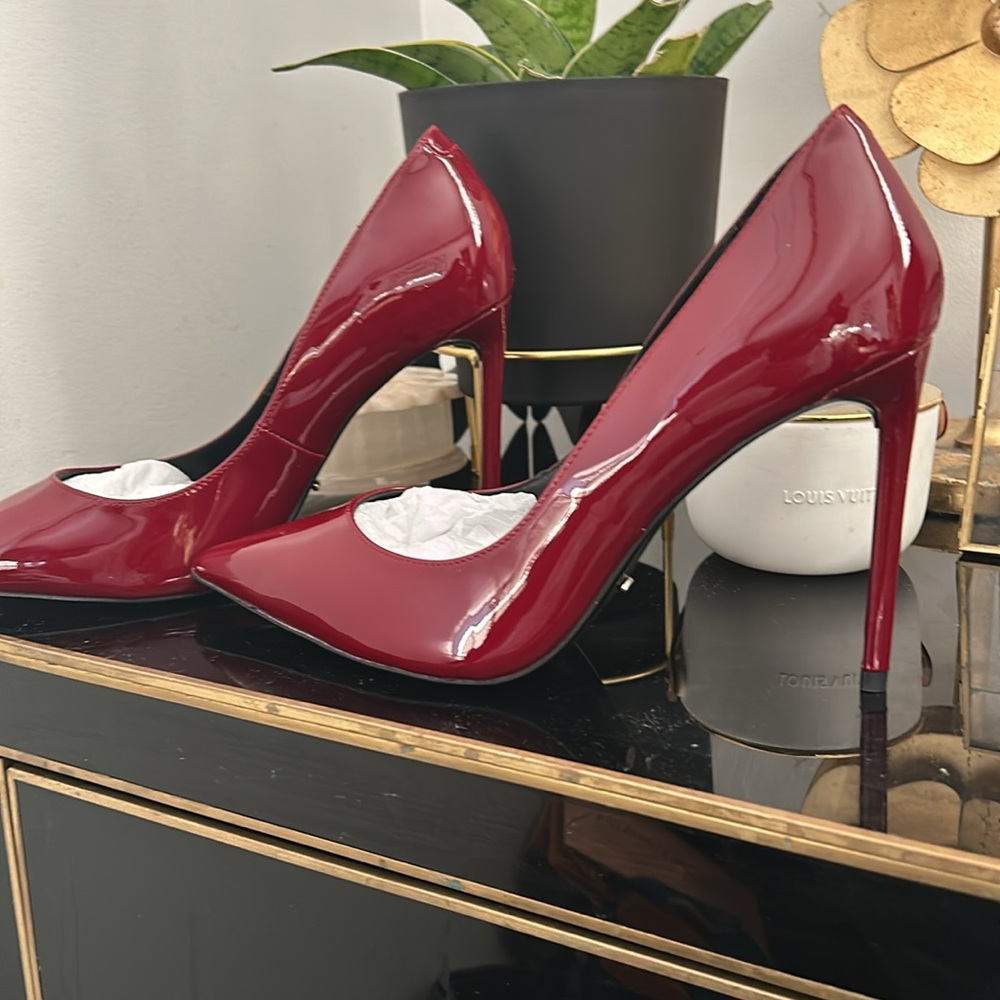 Burgundy pumps - Picture 8 of 11
